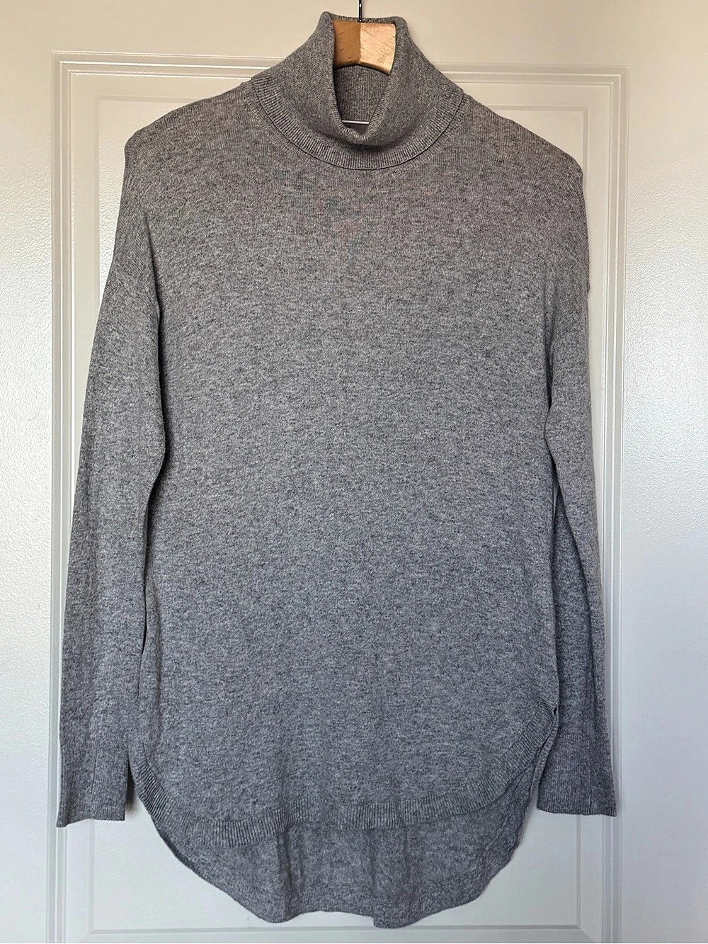 Chelsea 28 Gray Turtleneck Cashmere Blend Tunic Sweater XS